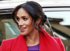 Вибух кольорів: вагітна Маркл у ефектному вбранні вийшла в люди з чоловіком