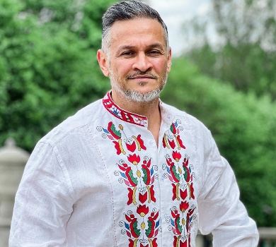 Дуже за тобою сумую: Хіменес-Браво показав обійми з коханою