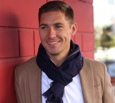 Третя дружина Остапчука показала, який сюрприз він зробив для неї за кордоном