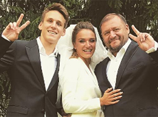 Дочка Добкіна показала, як батько вів її під вінець. ВІДЕО