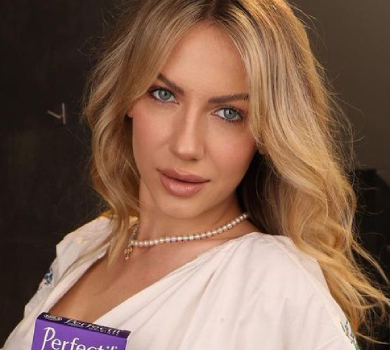 Нікітюк у міні посвітила синцем в Одеському музеї