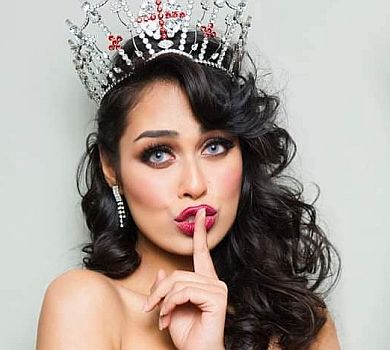 Коронавірус замість корони: Міс Англія-2019 повернулася до роботи лікарем через пандемію