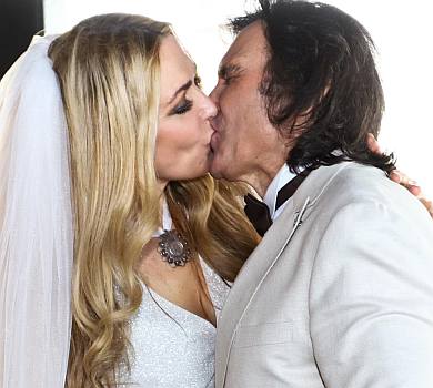 Сумська зі сльозами вдруге вийшла за Борисюка через 25 років шлюбу