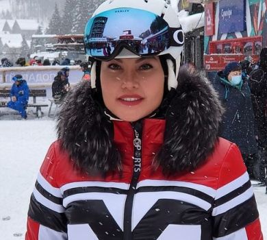 Втеча через балкон і тріснуті валізи: Камалія показала свої пригоди у Фінляндії. ВІДЕО