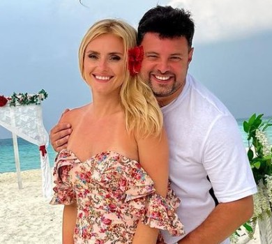 Федишин із чоловіком показала пляжну романтику у ліжку на Мальдівах. ФОТО