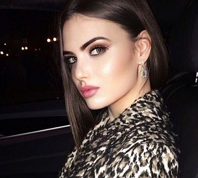 Де сукня? Учасниця Miss Queen Europe від Росії заявила, що її обікрали в Україні 