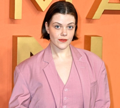 Це мапа болю: 27-річна зірка Хронік Нарнії розповіла, як мало не втратила руку, і вперше показала свої шрами