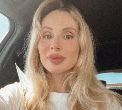 Лобода без макіяжу показала селфі з дочкою і пухнастим другом