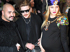 Дружина Каладзе показала вагітний живіт на відкритті UFW