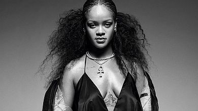 Без ліфчика та в оверсайзі: чорно-біла Ріанна знялася для журналу