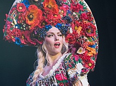 Полякова на своєму сольнику осідлала кришталевого коня за $5 тисяч. ФОТО