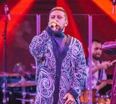 Аншлаг та дебют синів на сцені: як MONATIK на Таймс-сквер виступав. ФОТО