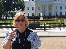 Геращенко у Вашингтоні поголодувала та вразила блузкою made in Ukraine