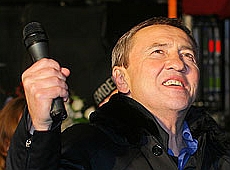 Черновецький-співун атакує киян новим кліпом. ВІДЕО