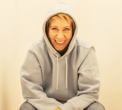 Придумали перший айфон та динозаврів: Лазарєва висміяла росіян за розповсюдження фейкових історичних фактів та новин