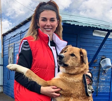 Седокова показалася у хижому бікіні та перейнялася долею собак. ФОТО