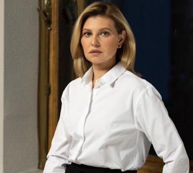 Елегантний чорний із золотим акцентом: у чому Зеленська позувала для офіційного ФОТО з Байденом