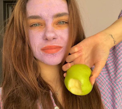 Дівчина Остапчука похвалилася частиною тіла, над якою пітніла у залі