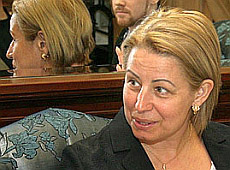 Герман замість поратися на городі сиділа на печі й ганяла на мотоциклі