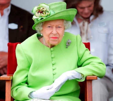 Сину, тебе розжалувано: джерела розказали, що відбулося між Єлизаветою ІІ та принцом Ендрю, звинуваченим у зґвалтуванні