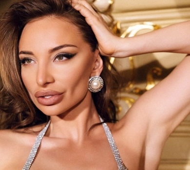 Шишпор у Дубаї знялася на пляжі з донькою від Бущана. ФОТО