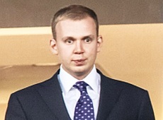 Маєток Курченка: дерево, оксамит та ліжка з балдахіном