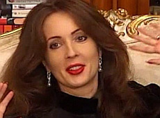 Кума Тимошенко повісила на ялинку туфлі