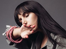 Боса і золоторука Джамала знялася у вбранні українських дизайнерів. ФОТО  