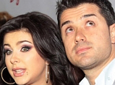 Лорак замість свекрухи довірила доньку нянькам