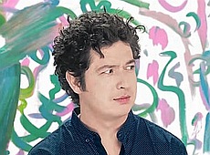 Шуров у новому ВІДЕО показав лялькові копії себе та сина