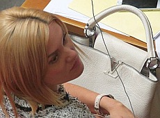 Депутатка Самопомочі Острікова засвітила у Раді сумку за $6 тисяч