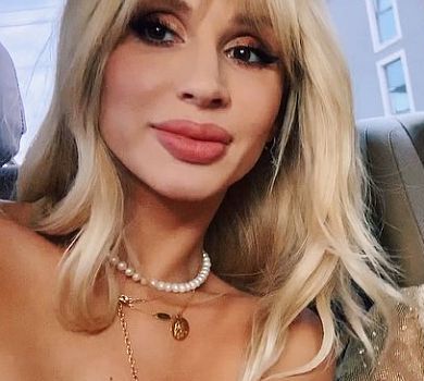 Лобода у День Конституції поспівала перед керівником Офісу Зеленського