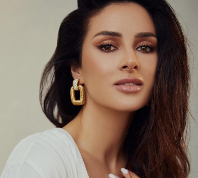 Приносить квіти і просить про зустріч: Огнєвіч розказала про чергового переслідувача