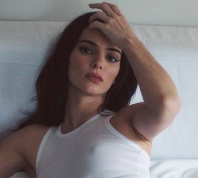 Гаряче чи вульгарно? Фото Кендалл Дженнер у спідньому, зроблені українкою, розбурхали мережу