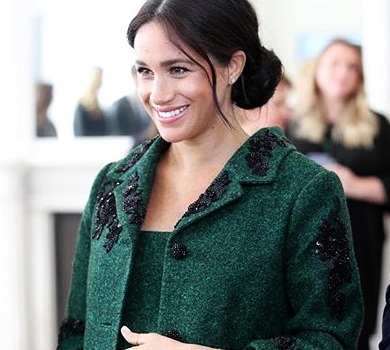 Маркл у зеленому та без обручки зготувала іриски з канадцями