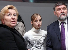 Віра Іванівна не встигає спати, а дочка бачиться з нею по телевізору