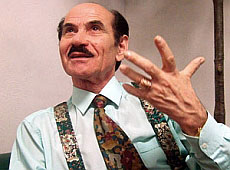 Елвіс Преслі зробив Чапкісу презент, а Ів Монтан з ним їв