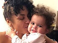 Гайтана зробила з доньки блогерку та розказала про свої вправи 