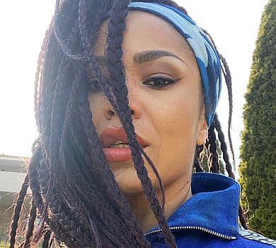 Гайтана показала, як качає сідниці з дочкою на спині. ВІДЕО