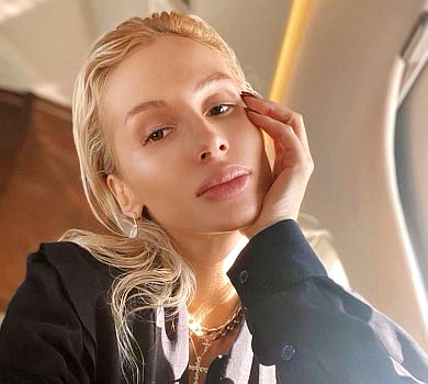 Хвора на коронавірус Лобода показалася в ліжку з російською премією