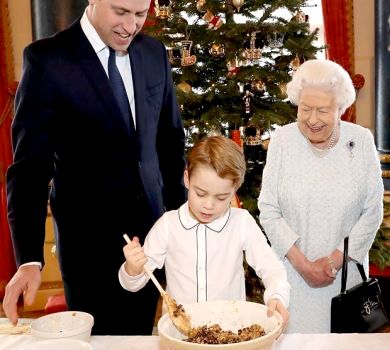 Прабабин кулінар: як 6-річний принц Джордж різдвяного пудинга готував