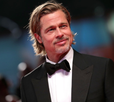 Пітт у Парижі засвітився за вечерею зі своєю дівчиною. ВІДЕО