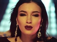 Перебірлива вамп Приходько влаштувала кастинг залицяльників. ВІДЕО