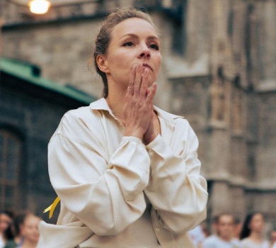 Шоптенко зі 182 українцями стали єдиним організмом у флешмобі в Відні