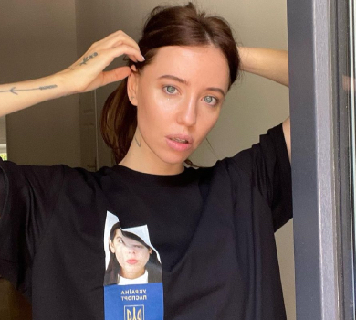 Щічки та щербата усмішка: Дорофєєва показала свої дитячі ФОТО