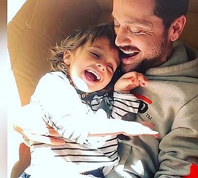 Білик показала забавки своїх чоловіків у коробці. ВІДЕО