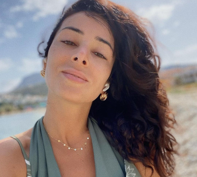 Огнєвіч без мейкапу заселфилася на Криті та показала місце, що нагадує дім