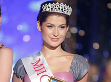 Для конкурсанток Міс Київ 2008 у пачках співала мама Кароль