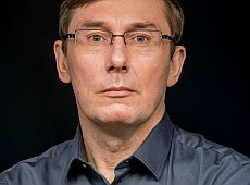  Луценко розповів, що дарували сину на весілля, та запросив подивитися   