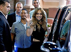 Як Тарута м'явся коло нареченої і Лопес у Криму. ВІДЕО